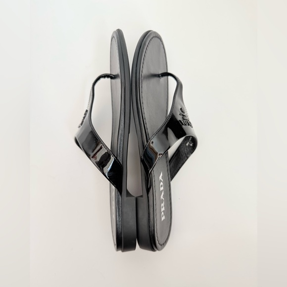 Prada Black Patent Leather logo embellished Flip flop thong flat sandals EU 39 - Picture 4 of 8